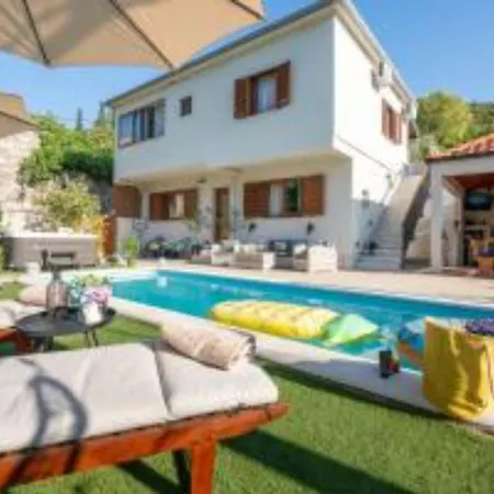 Peaceful Ivona Villa Topolo