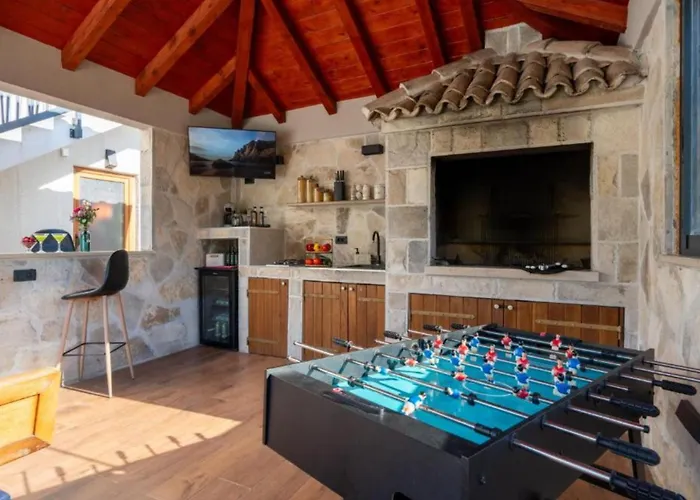 Peaceful Ivona Villa Topolo