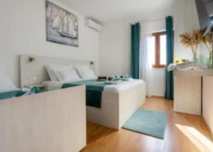 Peaceful Ivona Topolo