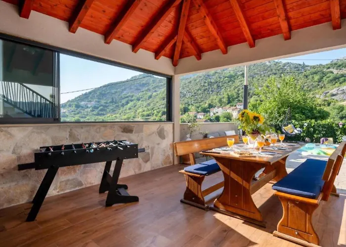 Peaceful Ivona Topolo