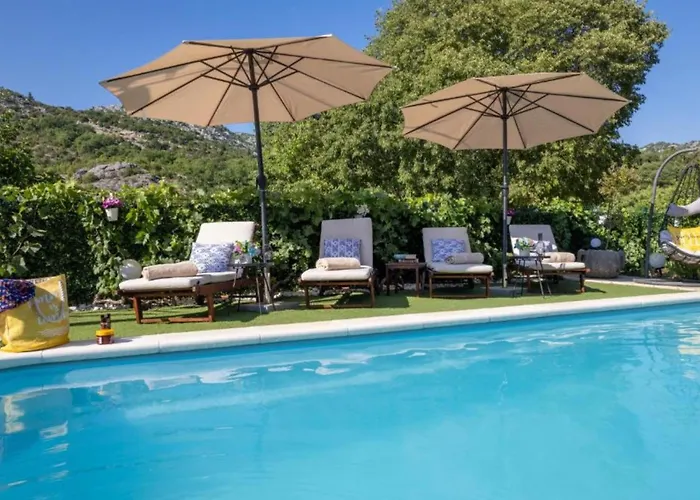 Peaceful Ivona Villa Topolo